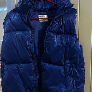 super cute with a white shirt under this. wore this a few times during winter.